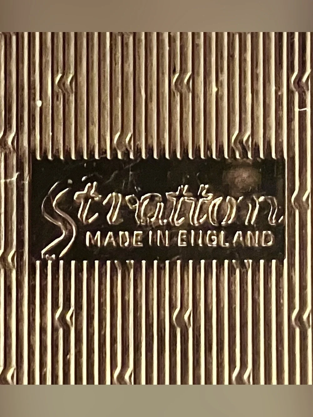 MCM Stratton ENAMELED POWDER COMPACT / Lovely ENGLISH Gold Plate / MIRROR INTACT